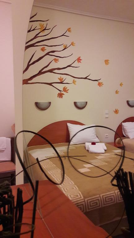 Artemis Hotel Karpeníszi Kültér fotó